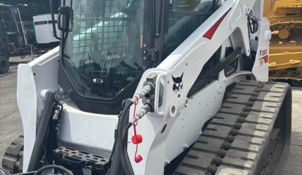 305800