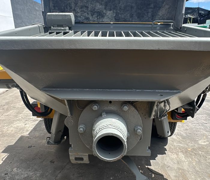Putzmeister concrete pump bsa-1409-d 2003 306201