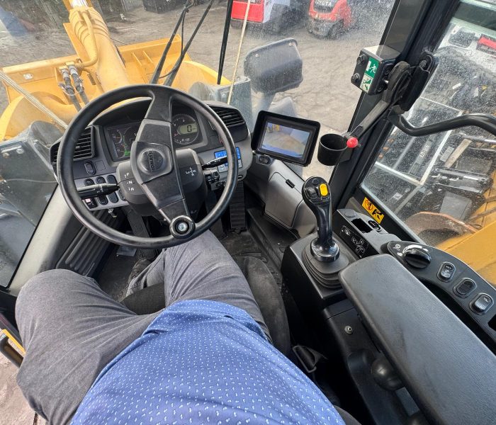 306204 2020 Komatsu WA320-8 Wheel Loader