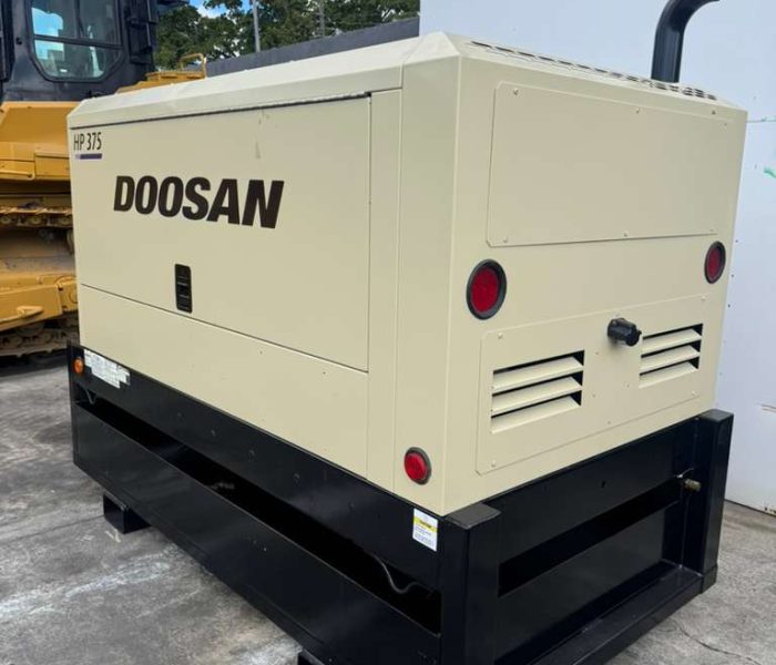 30960 2015 Doosan 375 Air Compressor-