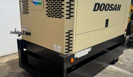 30960 2015 Doosan 375 Air Compressor-