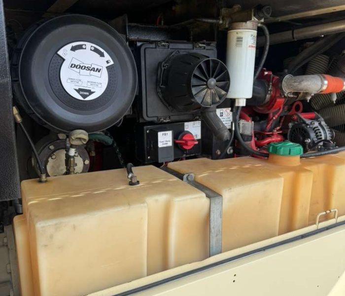 30960 2015 Doosan 375 Air Compressor-