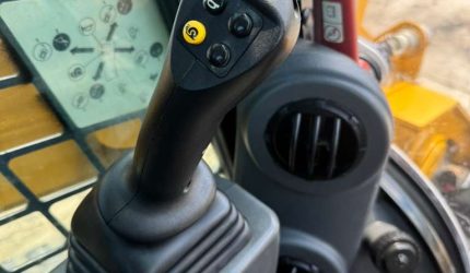 31620 2021 Caterpillar 279D3 Compact Track Loader – Enclosed Cab, Backup Camera