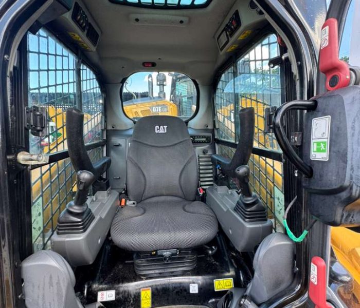 31620 2021 Caterpillar 279D3 Compact Track Loader – Enclosed Cab, Backup Camera