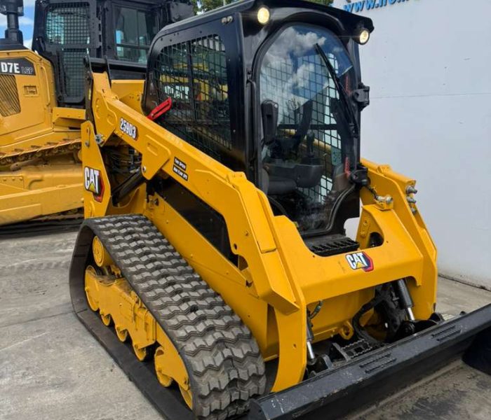 31770-Cat-259D3-Skid-Steer-Loader.