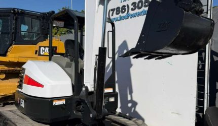 Bobcat-E50-Mini-Excavator-32030