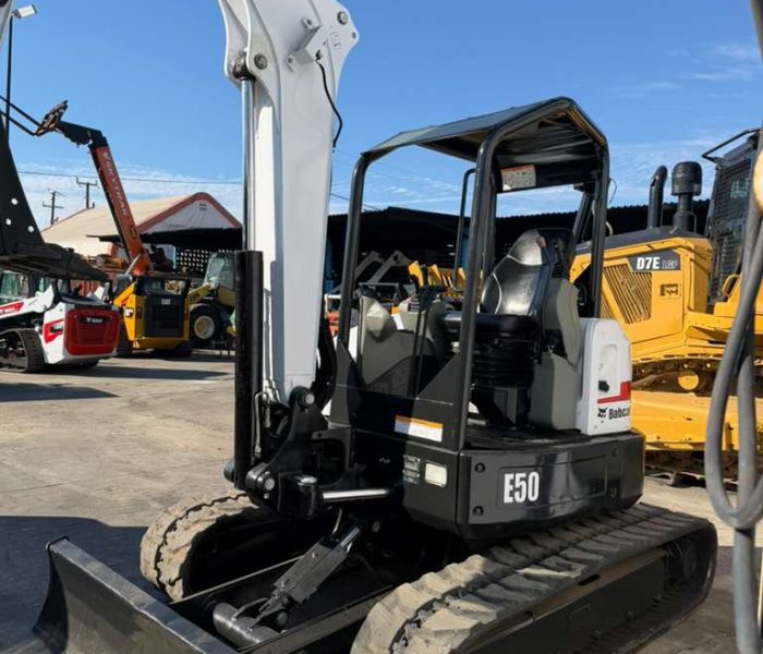 Bobcat-E50-Mini-Excavator-32030