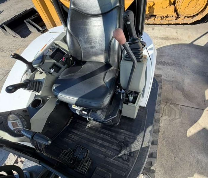 Bobcat-E50-Mini-Excavator-32030