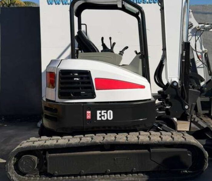 Bobcat-E50-Mini-Excavator-32030