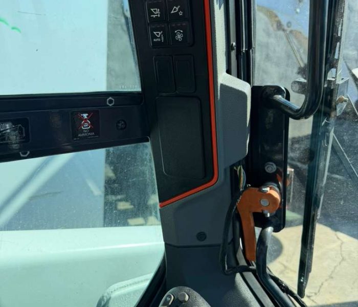 Bobcat T64 R-Series Skid Steer item 32040