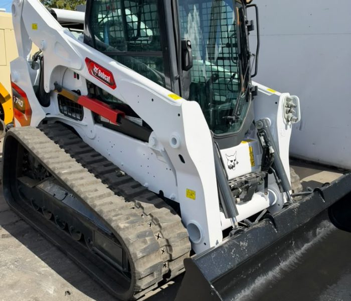 Bobcat-T740-320203