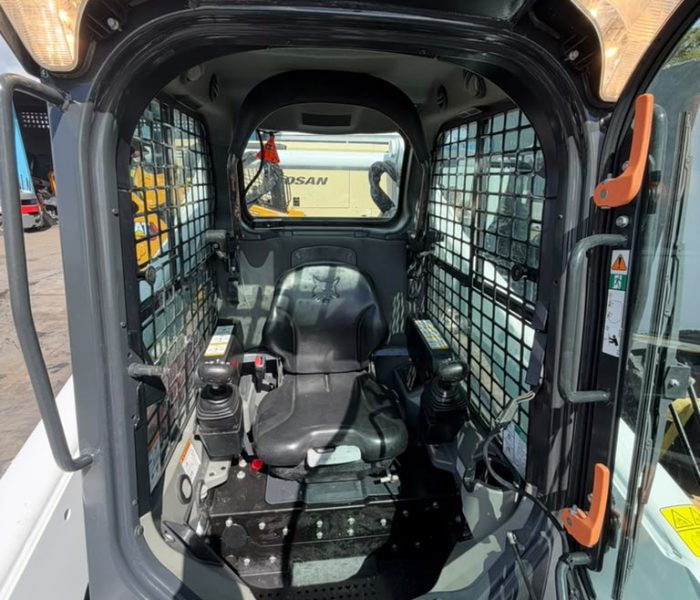 Bobcat-T740-320203