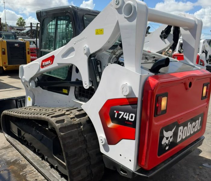 Bobcat-T740-320203