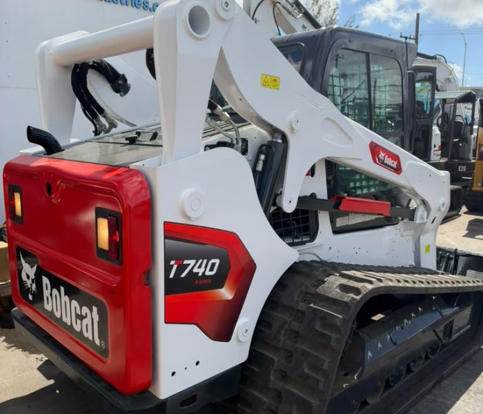 Bobcat-T740-320203