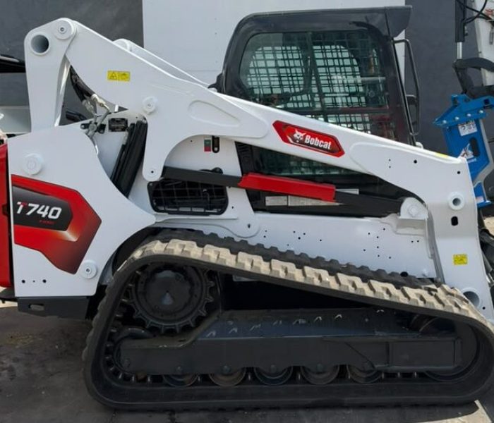 Bobcat-T740-320203