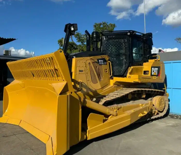 Caterpillar-D7E-LGP-Crawler-Tractor-1.webp