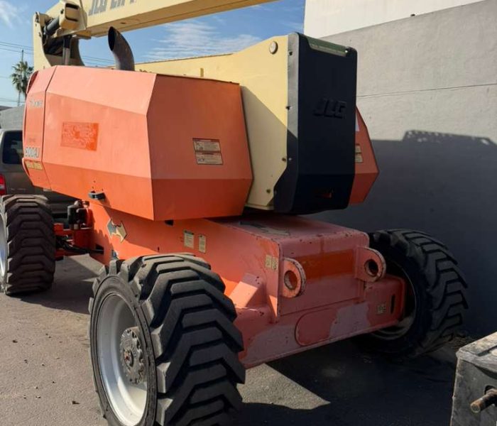2016 JLG 800AJ 80' Articulating Boom Lift