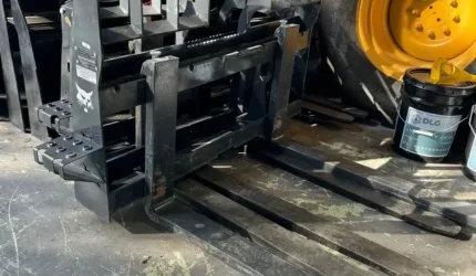 NEW-Bobcat-42in-Heavy-Duty-Pallet-Forks-Skid-Steers-2.webp