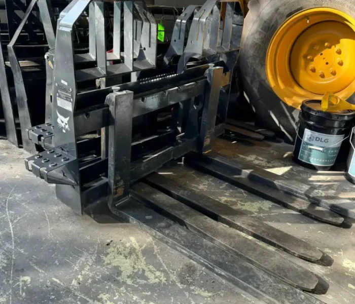 NEW-Bobcat-42in-Heavy-Duty-Pallet-Forks-Skid-Steers-2.webp