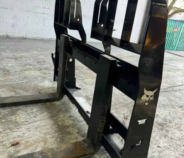 NEW-Bobcat-42in-Heavy-Duty-Pallet-Forks-Skid-Steers-3.webp