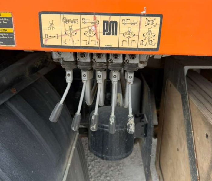Putzmeister 47Z 47 m on 2013 Mack-320125