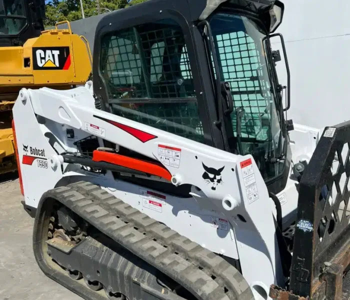 T550-Bobcat-Skid-Steer-Loader-10081-2.webp