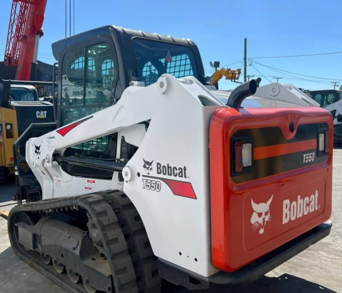 T550-Bobcat-Skid-Steer-Loader-10081-4.jpeg