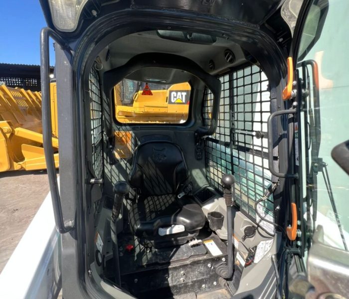 T550-Bobcat-Skid-Steer-Loader-10081-8.jpeg