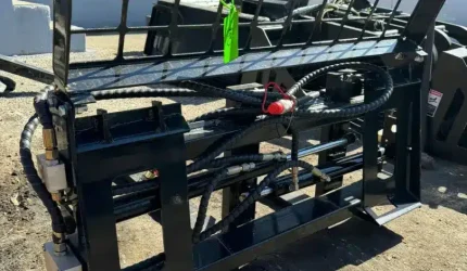 Universal-Skid-Steer-Hydraulic-Fork-48-Inch-Bobcat-Mount-3.webp